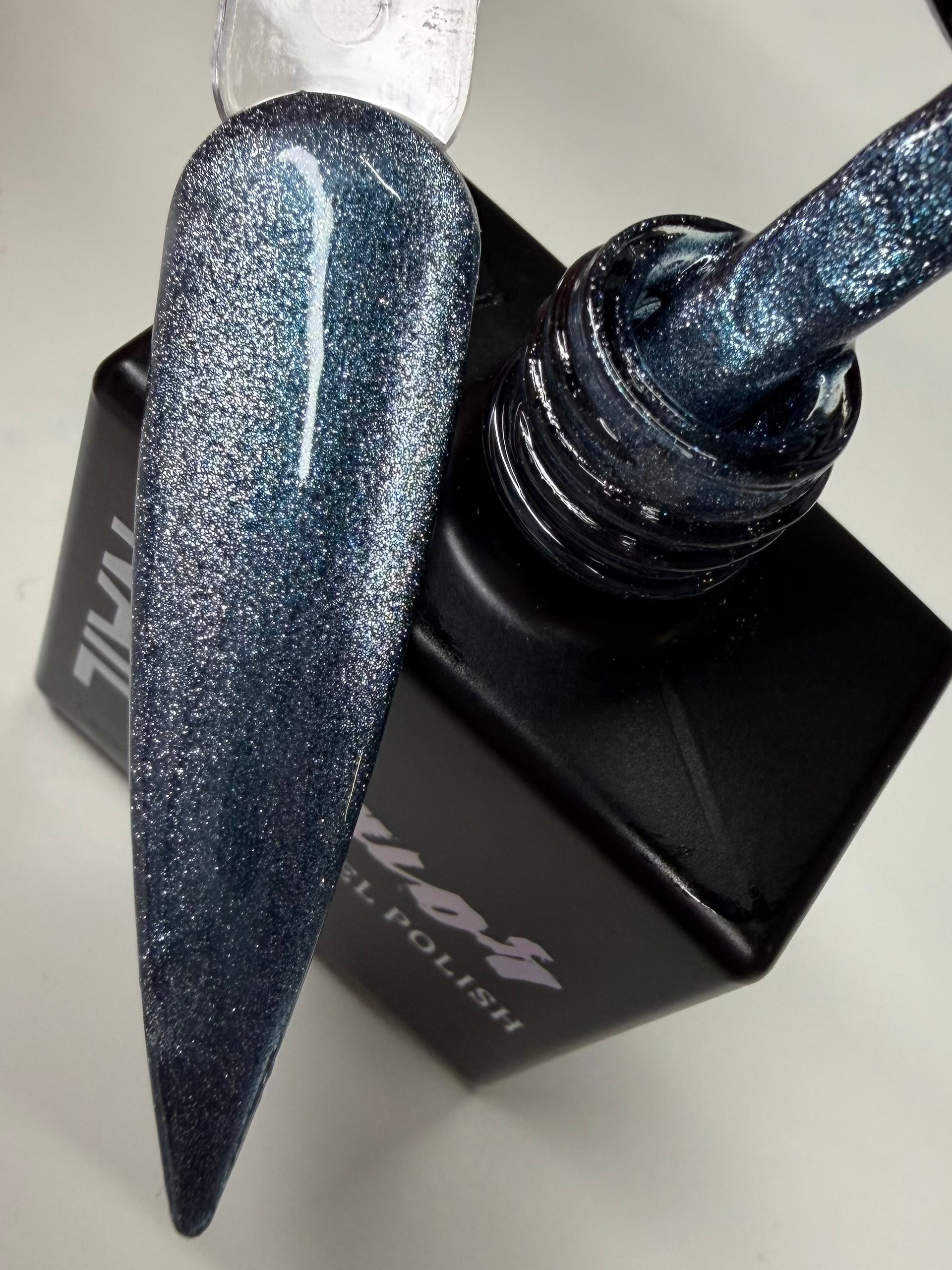 Commitment Issues Collection – Magnetic Cat Eye Gel Polish