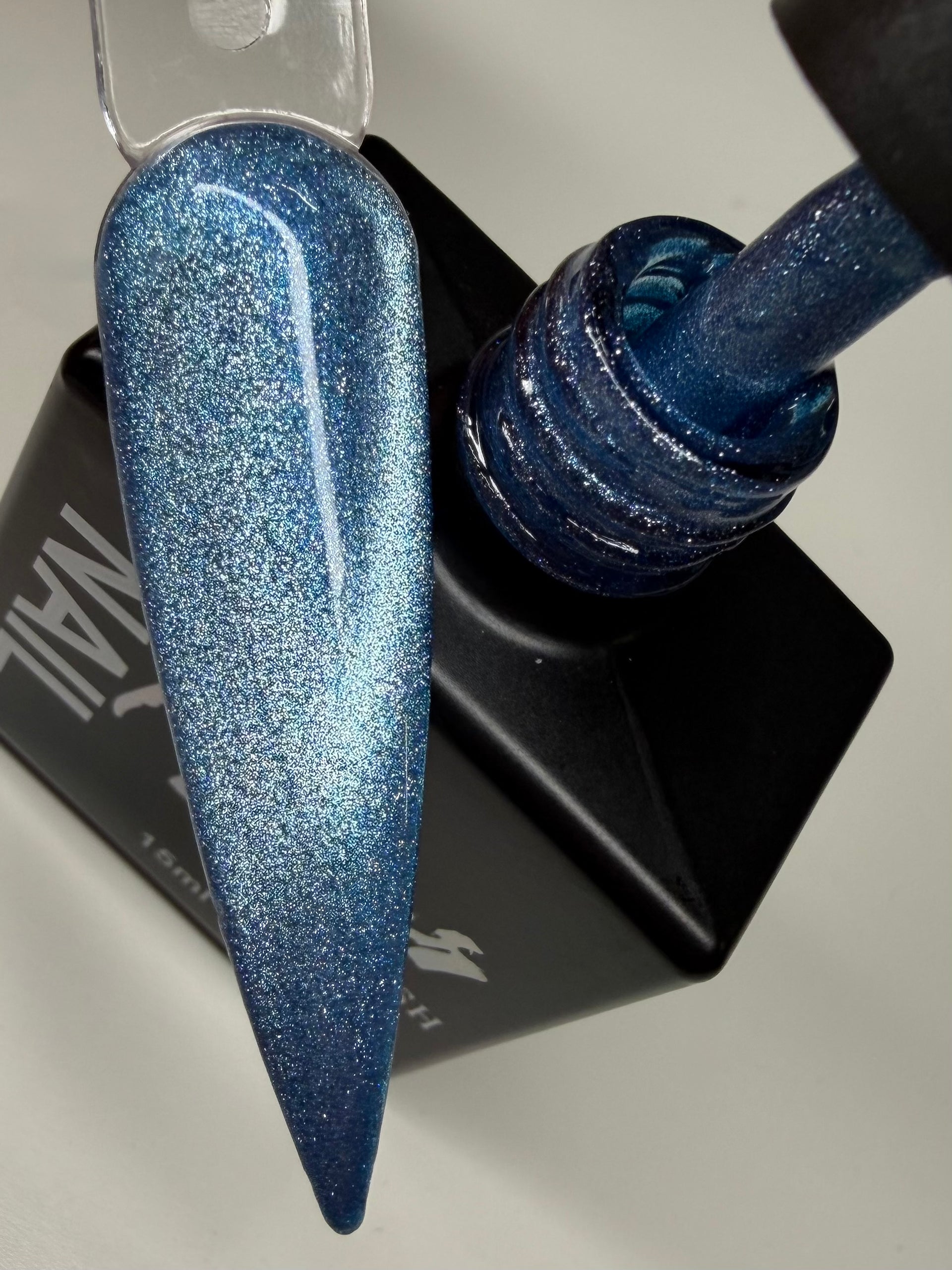 Commitment Issues Collection – Magnetic Cat Eye Gel Polish