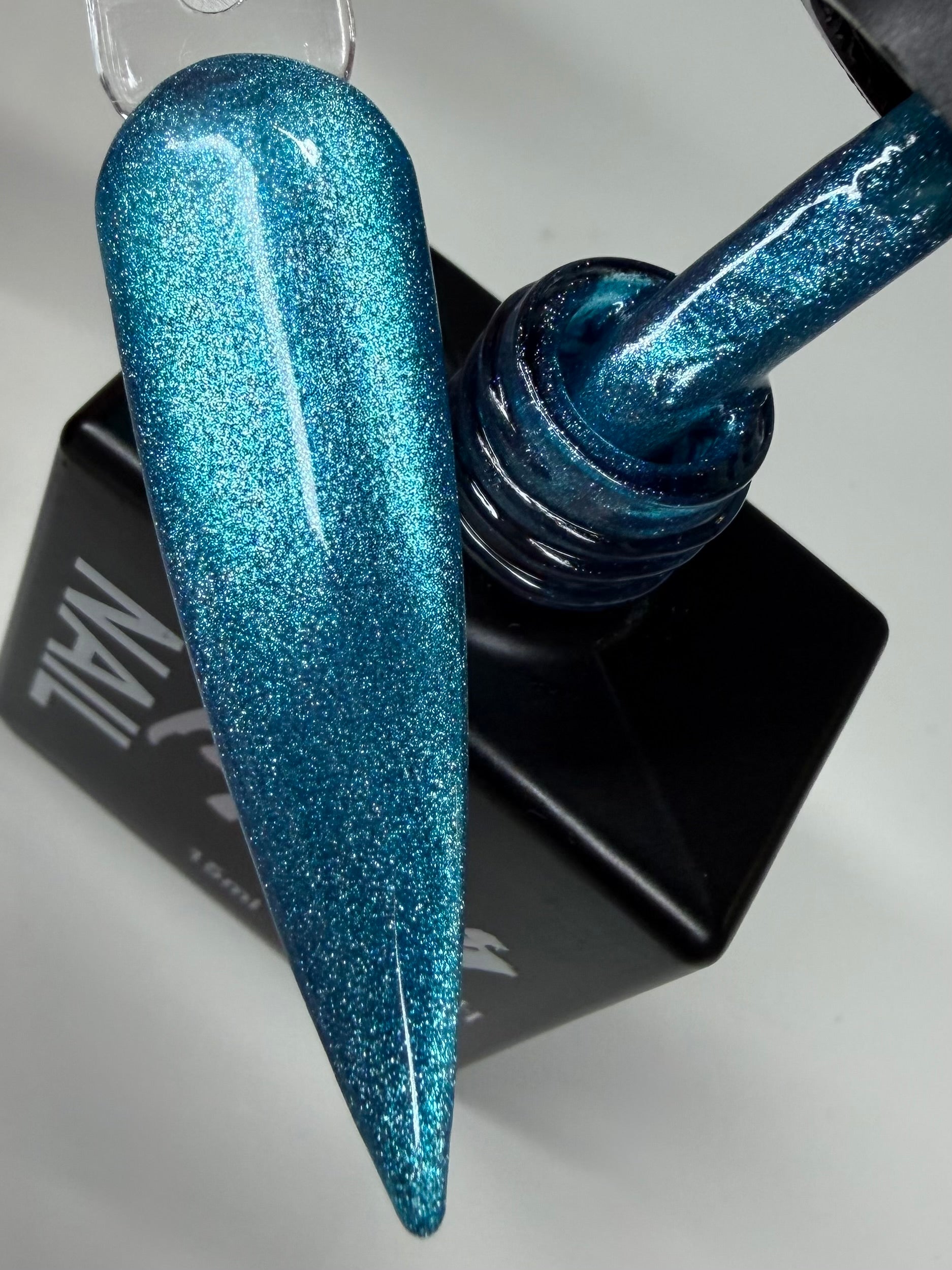 Commitment Issues Collection – Magnetic Cat Eye Gel Polish